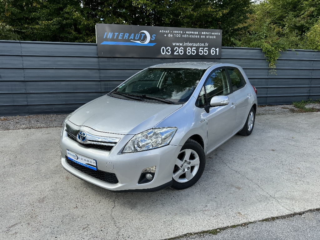 TOYOTA – AURIS – Berline – Essence / Courant Ã©l – GRIS